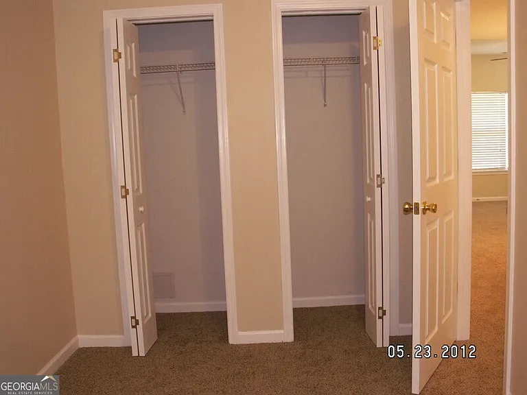 7400 Courtyard Dr — Photo 11