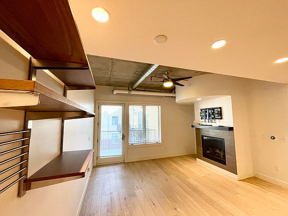 Living Room Space, Fire Place, TV Mount