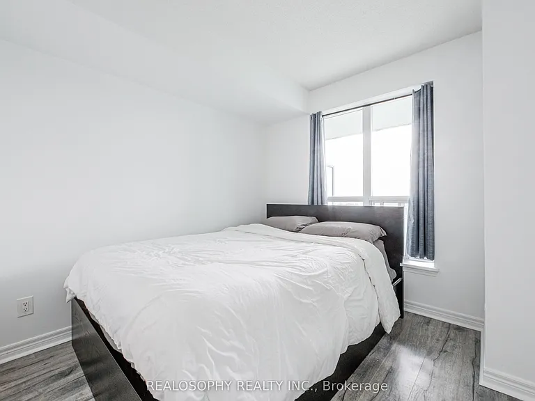 60 Fairfax Cres #421 — Photo 11