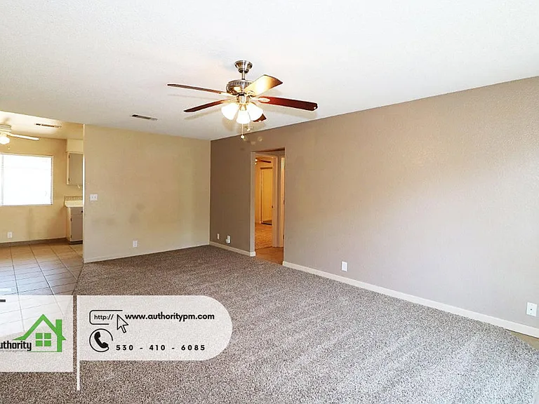 1553 Bramble Pl #4 — Photo 6