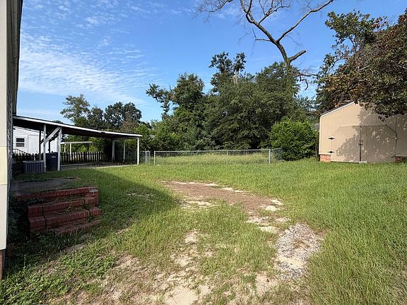 3rd image of 1743 Kissingbower Rd