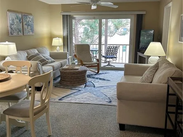 170 Turtle Lake Ct APT 304, Naples, FL 34105