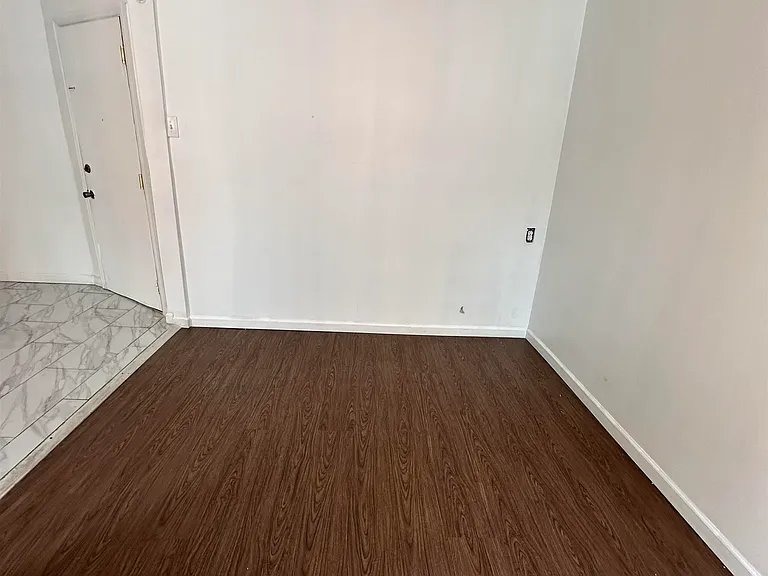 190 Clinton Ave #4 — Photo 4