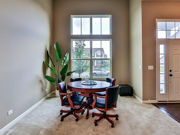 3rd image of 8952 Pearsall Dr
