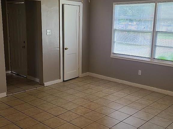 2nd image of 5018 Willow Glen Dr