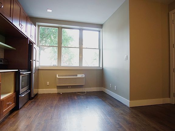 3rd image of 167 Tompkins Ave APT 1F