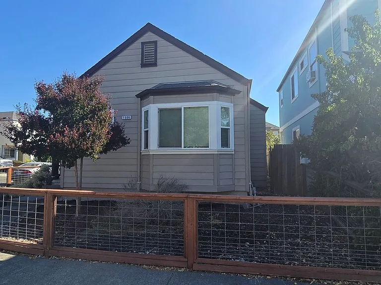 1506 Tammy Way — Photo 2