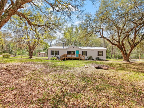 3rd image of 319 Lost Creek Ln
