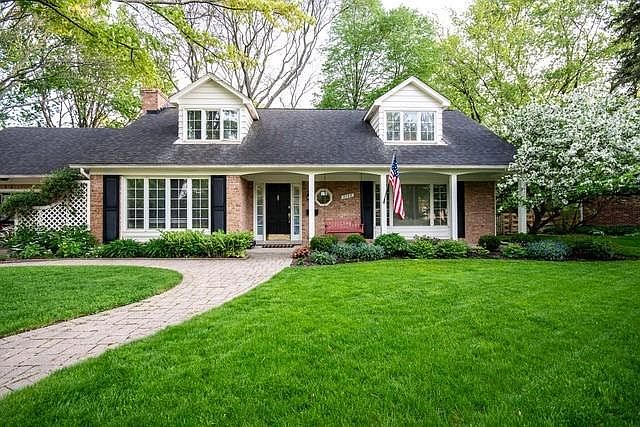 1st image of 2133 Delaware Dr