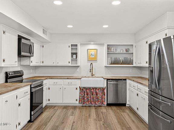 5th image of 2142 W Meadow Drive