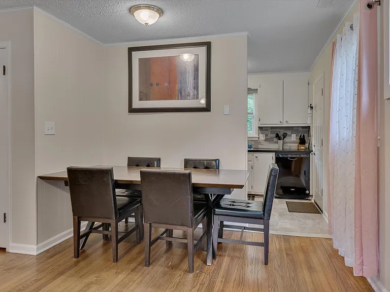 201 Parthenia Dr — Photo 28
