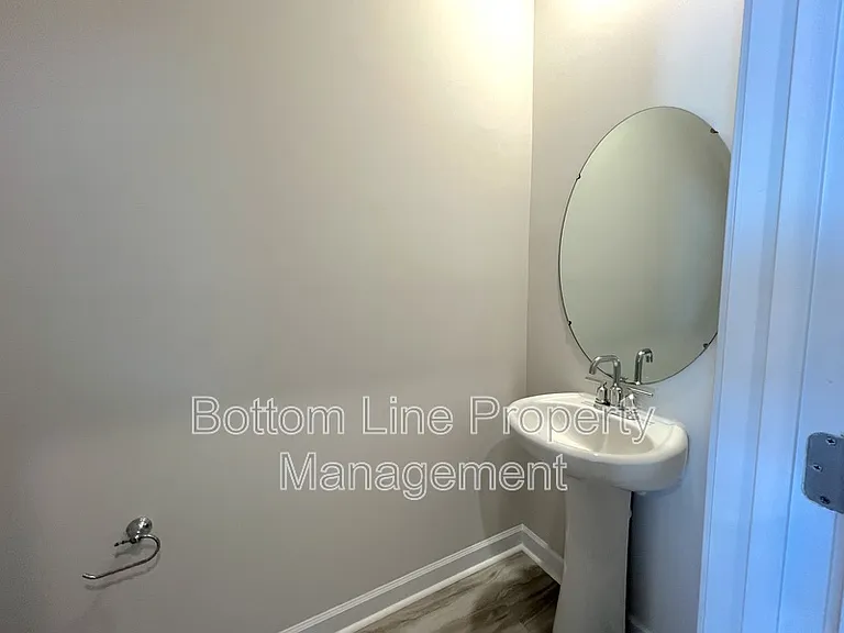 1816 Braemar Village Dr — Photo 9