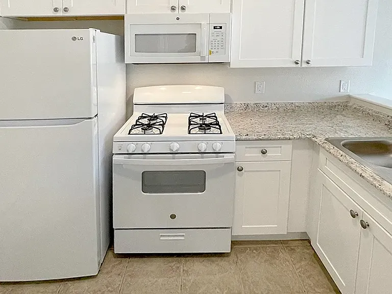 240 Chisholm Way — Photo 4