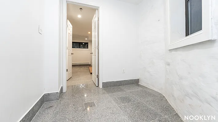 Rented by Nooklyn NYC LLC | media 18