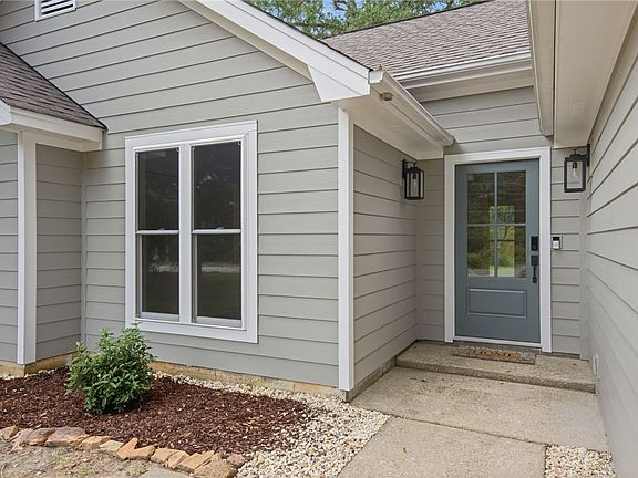 2nd image of 1424 Azalea Dr