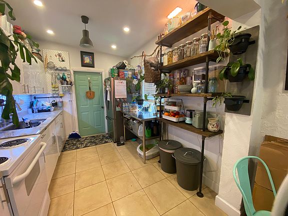 5th image of 1050 NW 141st St