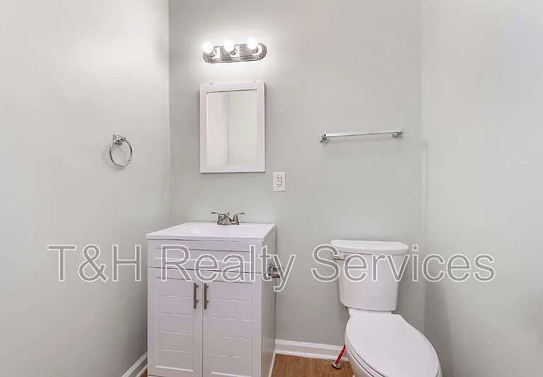 326 Jefferson Ave — Photo 17