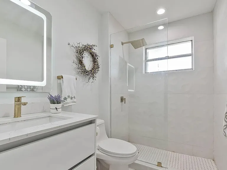 518 Woodgate Cir #E — Photo 28