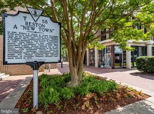 11501 Maple Ridge Rd, Reston, VA 20190