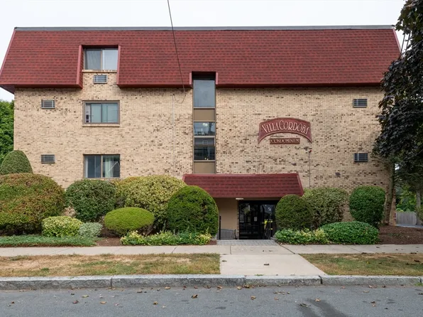 43-51 Albion St Unit B4, Melrose, MA 02176