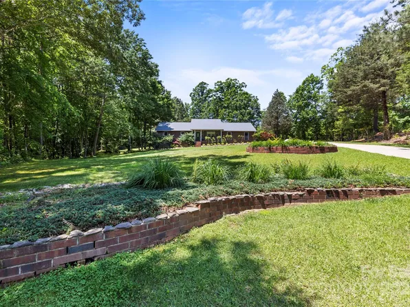 525 Orchid Ct, Stanley, NC 28164