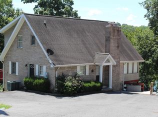 105 Spring Hill Dr, Eddyville, KY 42038