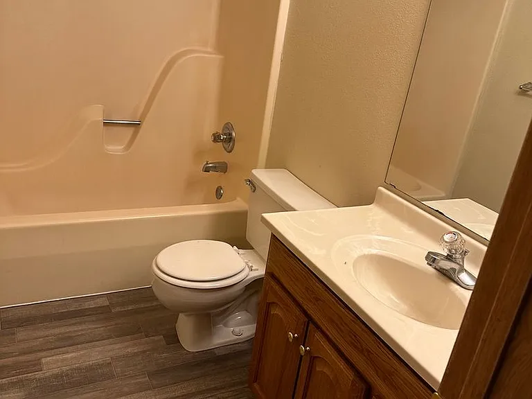 210 5th Ave NE #304 — Photo 13