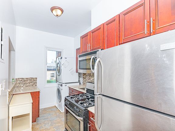 3rd image of 148 Weirfield St #2