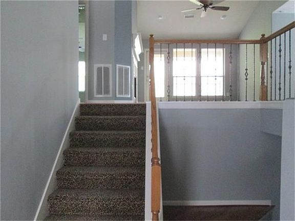 2nd image of 85 N Avonlea Cir