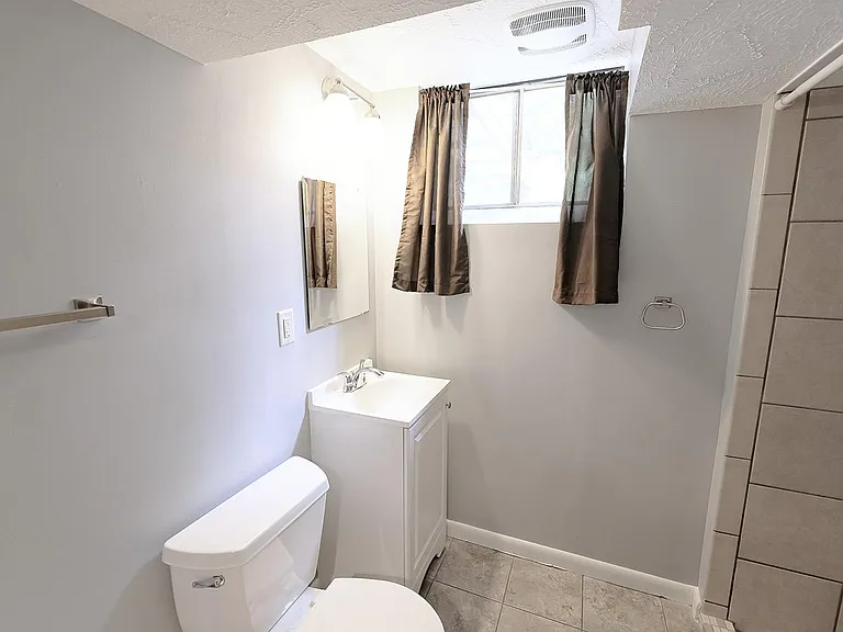 1025 Kent St — Photo 20