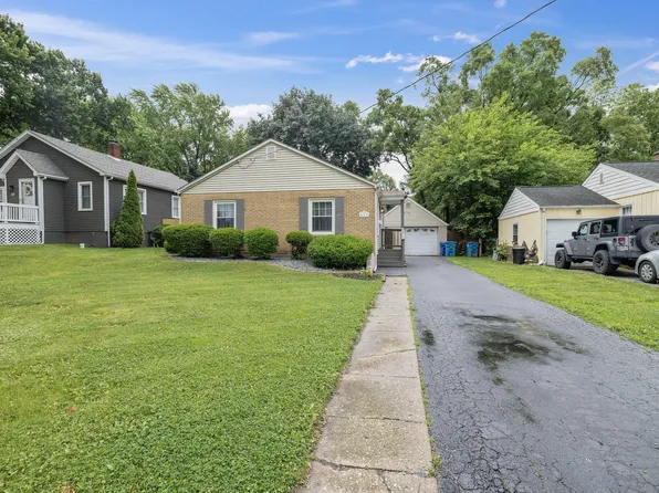 611 W North St, Crown Point, IN 46307