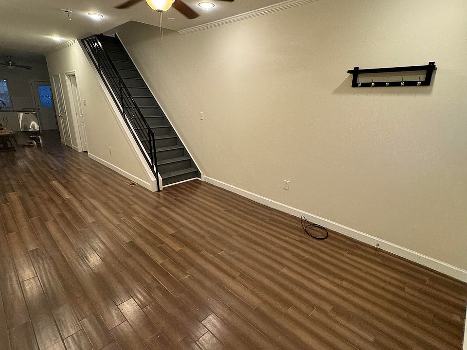1st image of 2033 E Hazzard St