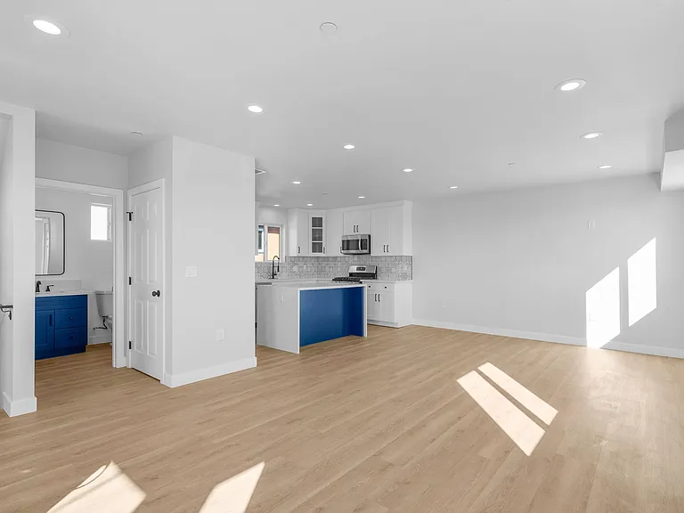 3223 Lanfranco St — Photo 15