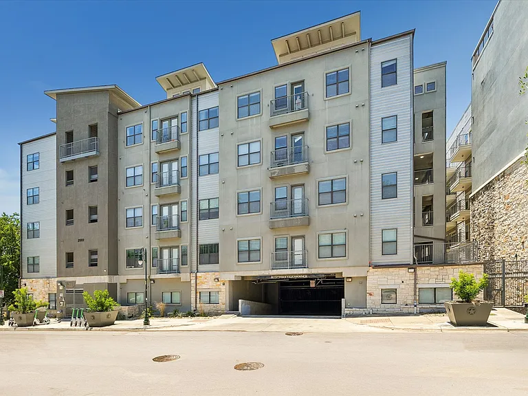 2502 Leon St #501 — Photo 14