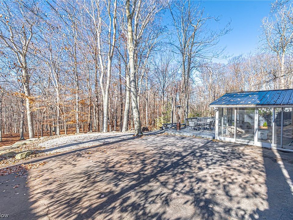 6900 Sandy Hook Dr, Parma, OH 44134 Zillow