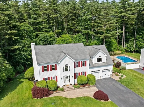102 Saddleworth Way, Middleboro, MA 02346
