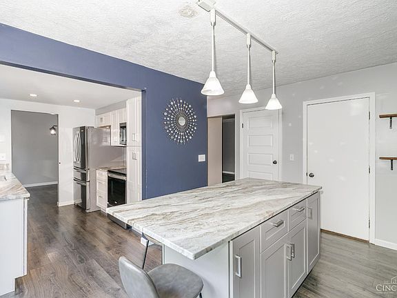 3rd image of 4904 Riverwatch Dr