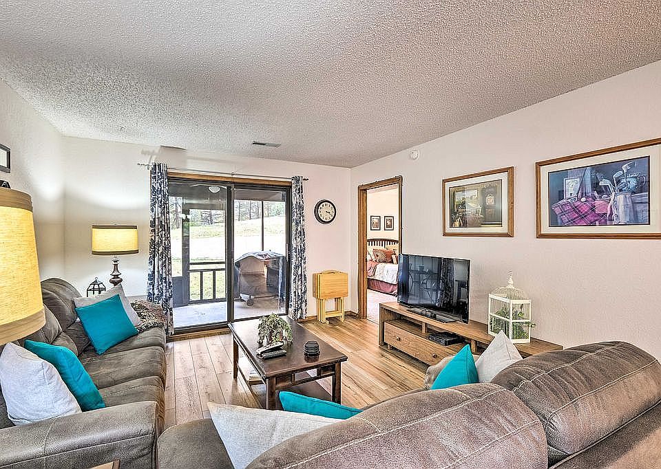 1st image of 9 Shakespeare Dr