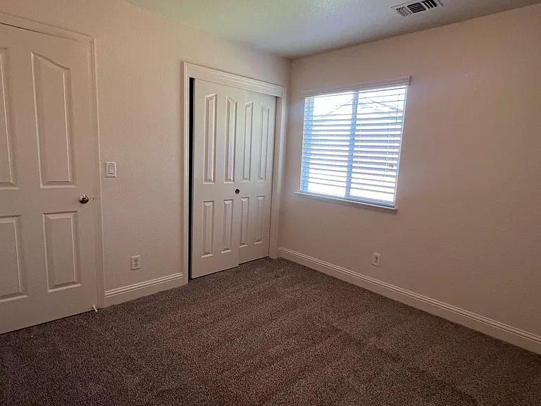 1694 Shay Way — Photo 20