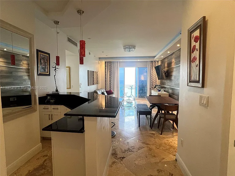 6917 Collins Ave — Photo 7