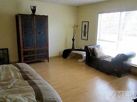 4th image of 1154 Oak Forest Dr