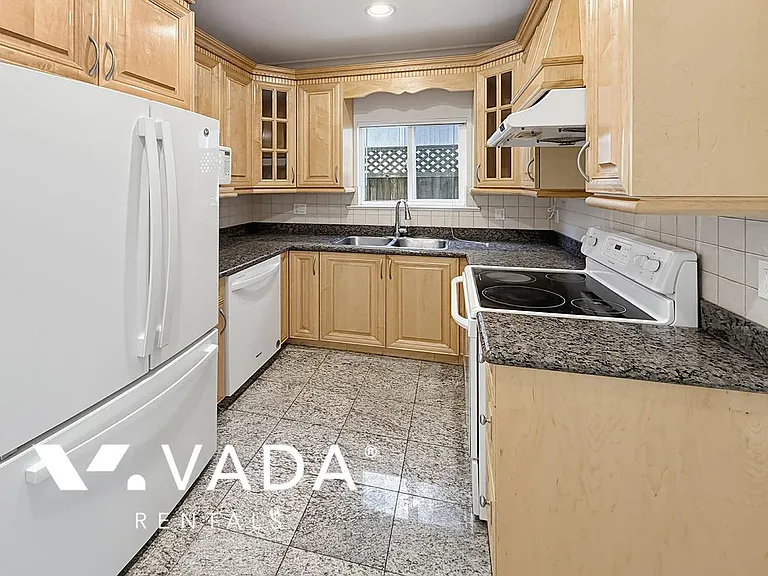 8490 Hudson St — Photo 3