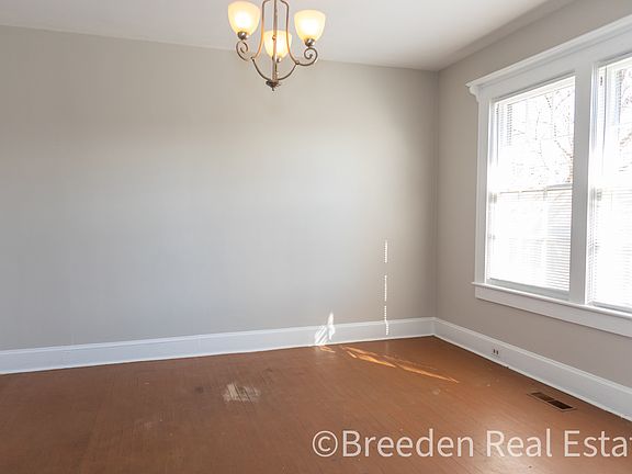 4th image of 702 W Union St