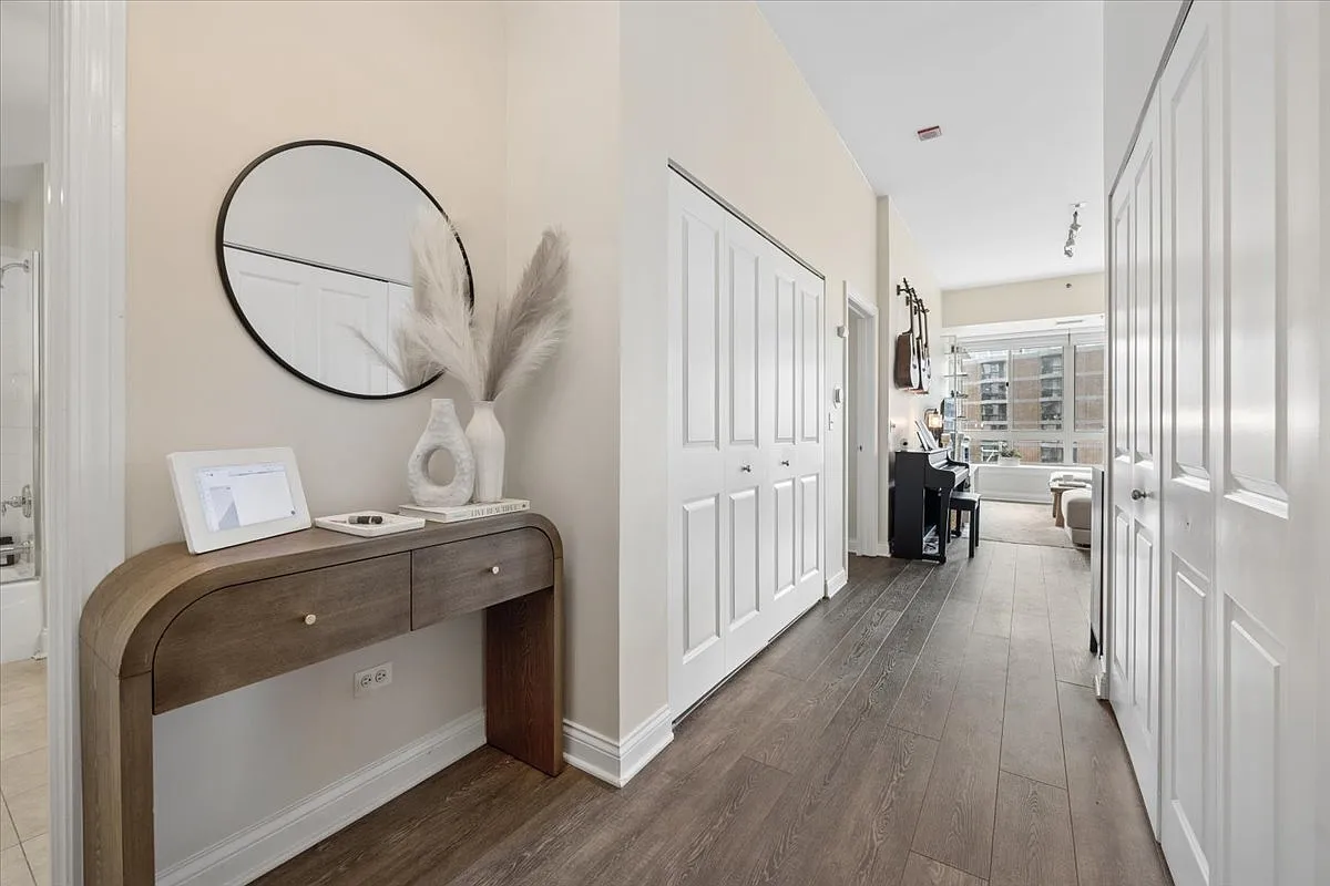 2 bed, 1292 sqft, $4,600 — Photo 2