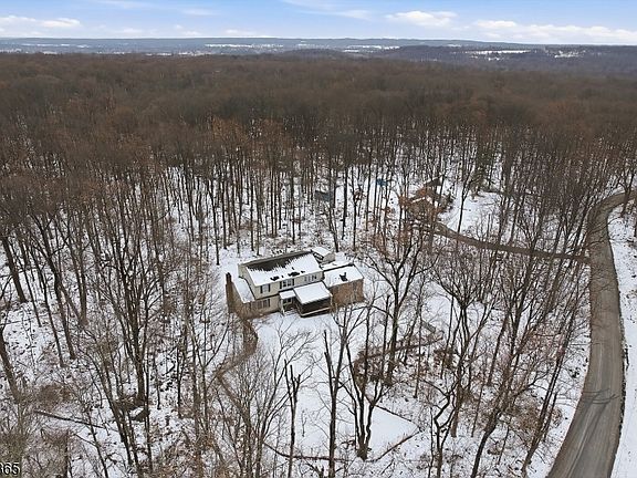 2nd image of 439 Long Hill Rd