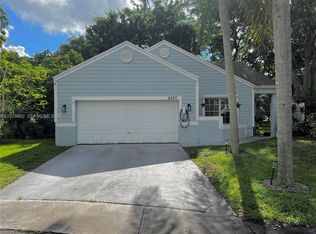 8320 SW 12th St, Pembroke Pines, FL 33025