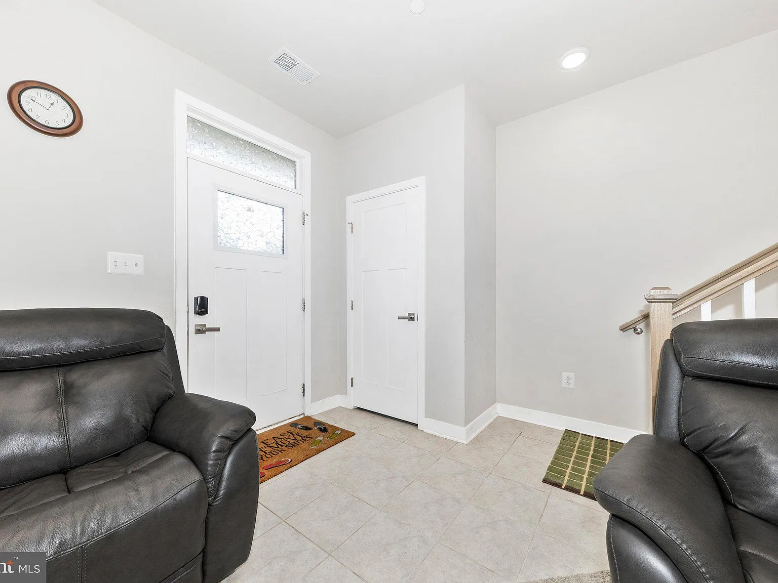 3 bed, 4.0 bath, 2280 sqft, $3,100 — Photo 2