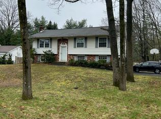 15 Kashmire Ter, Clifton Park, NY 12065