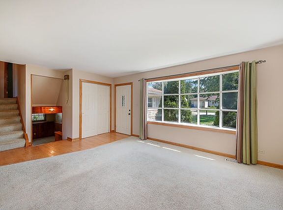 4th image of 850 Greenfield Ave