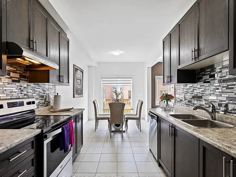 57 Sparkle Dr — Photo 10